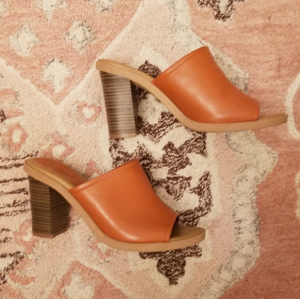 Old navy cognac mules